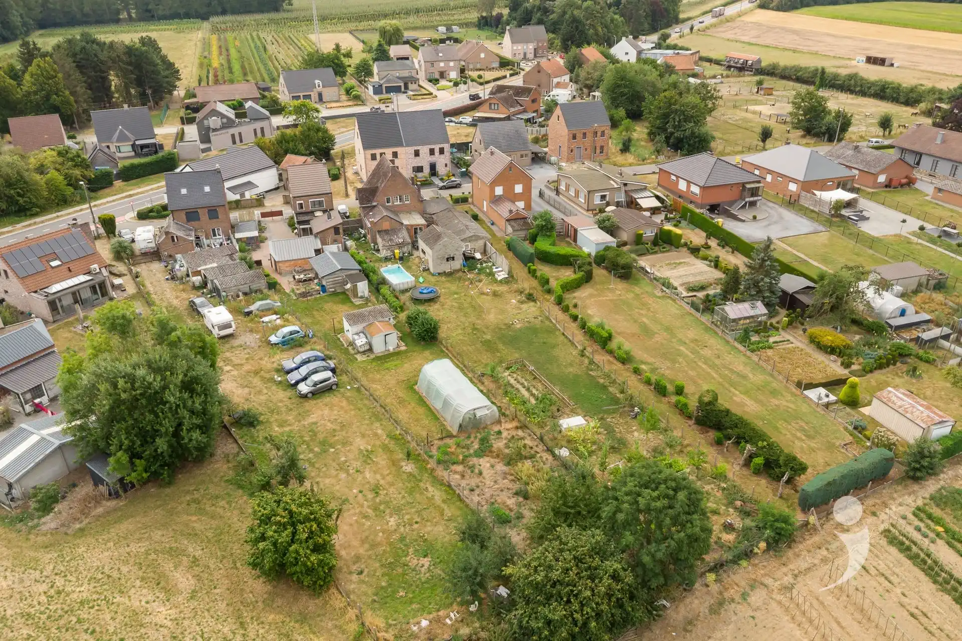 Te renoveren woning met vier slaapkamers!  foto 34