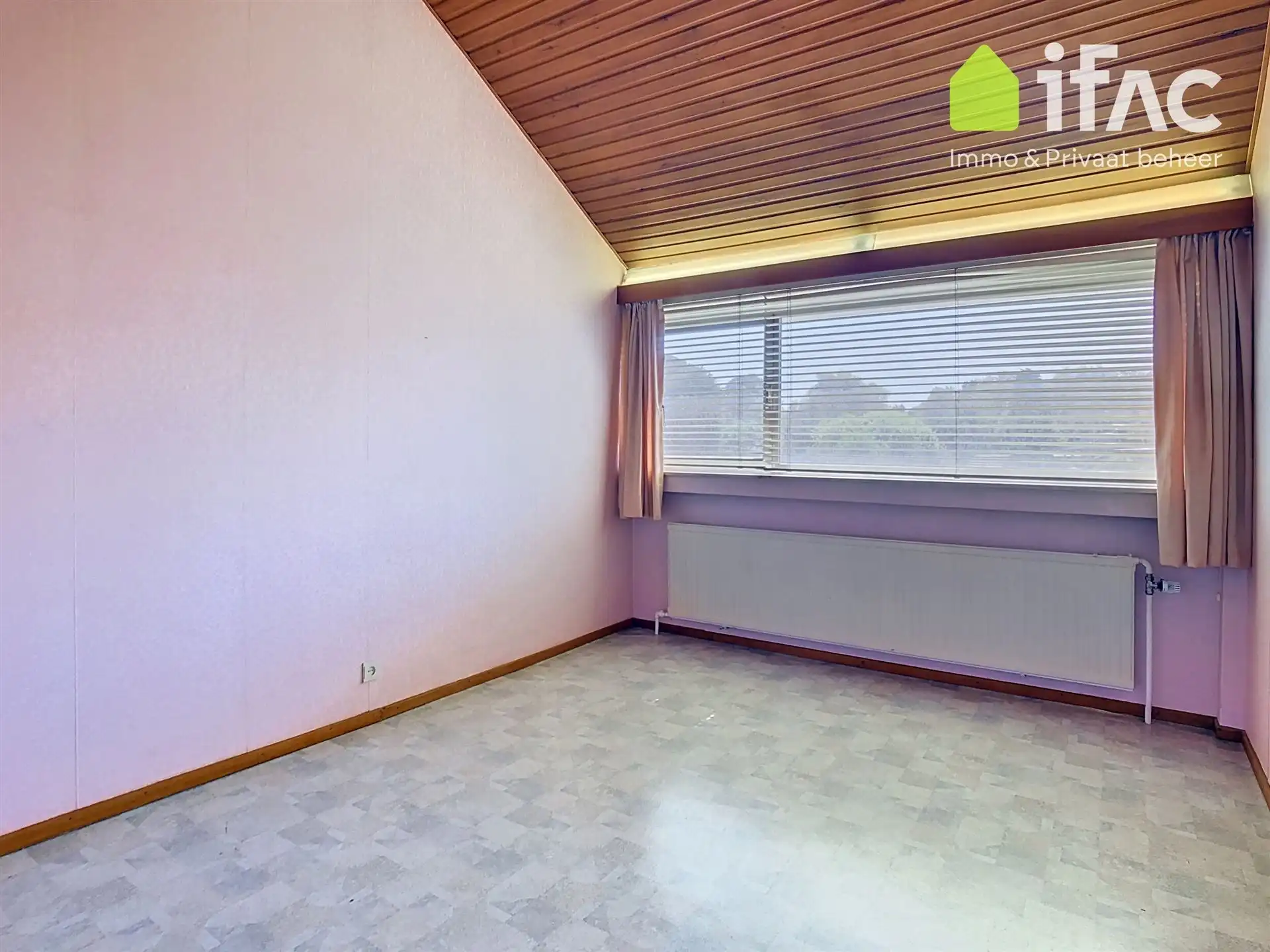Woning met 4 slaapkamers, garage en tuin foto 22
