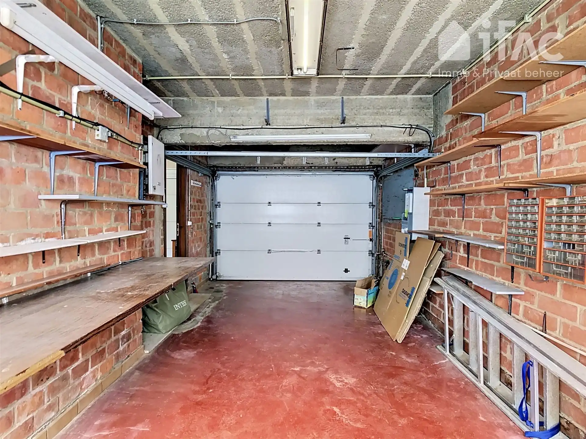 Woning met 4 slaapkamers, garage en tuin foto 22