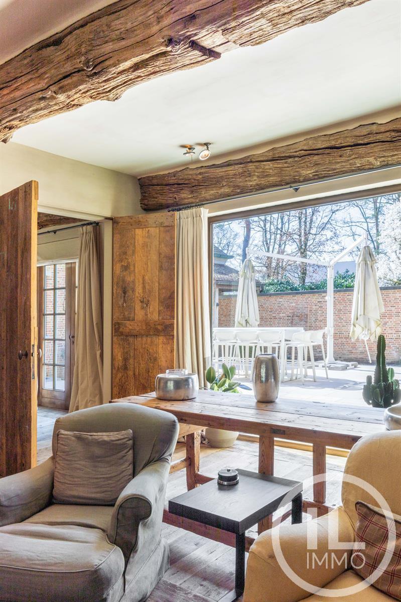 Schitterend domein van 7,7 ha met prachtige villa, zwembad, guesthouse, ruime schuur en uitgebreide paardenfaciliteiten. foto 7