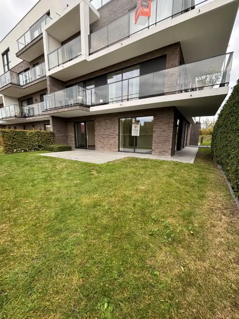 Gelijkvloers appartement met 2 slaapkamers en garage in de stadstuin foto 2