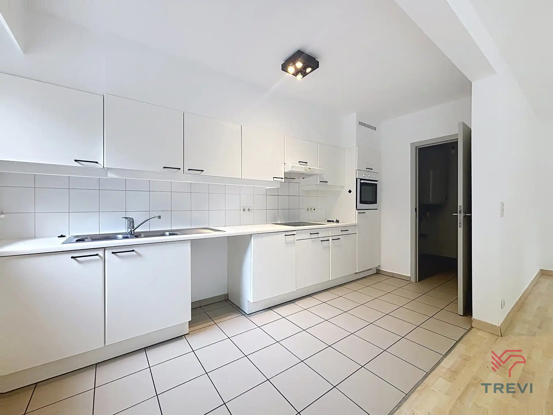 Mooi appartement met 2 slaapkamers + parkeerplaats foto 6