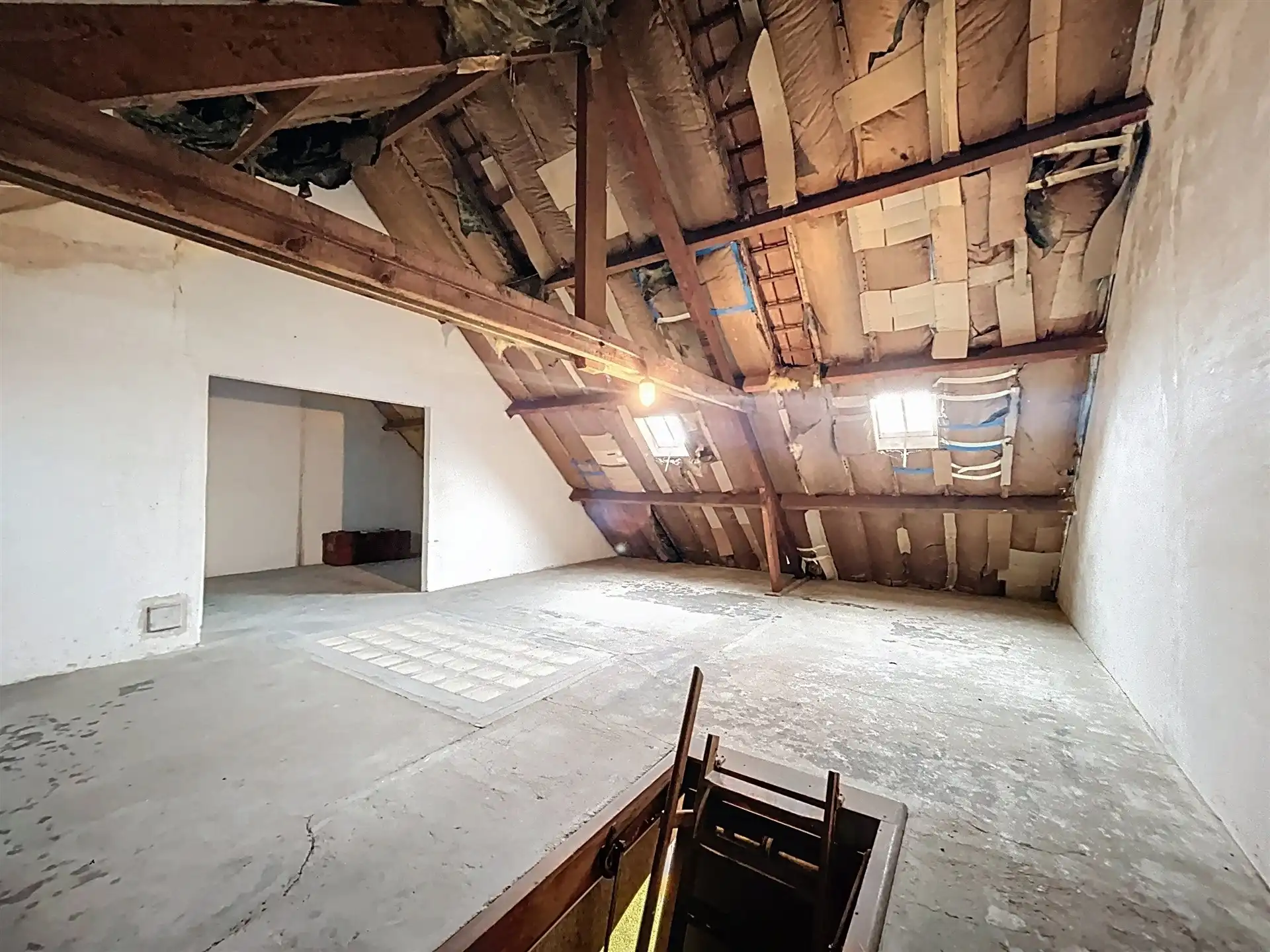 te renoveren gezinswoning  met 4 slaapkamers en mogelijkheid tot uitbreiding op perceel van 527m² foto 15