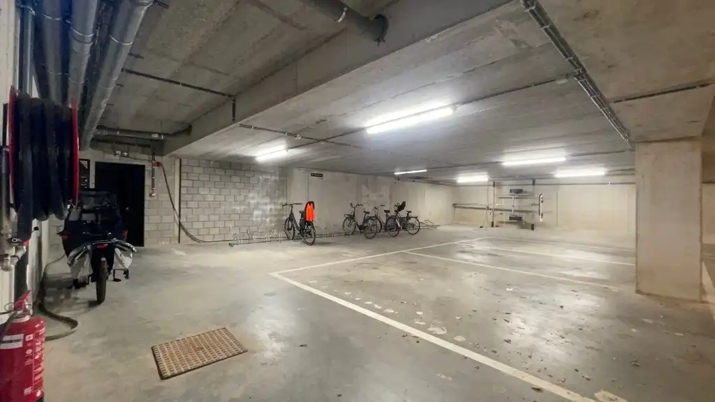 Moderne kantoorruimte te huur vlakbij station van Berchem foto 18