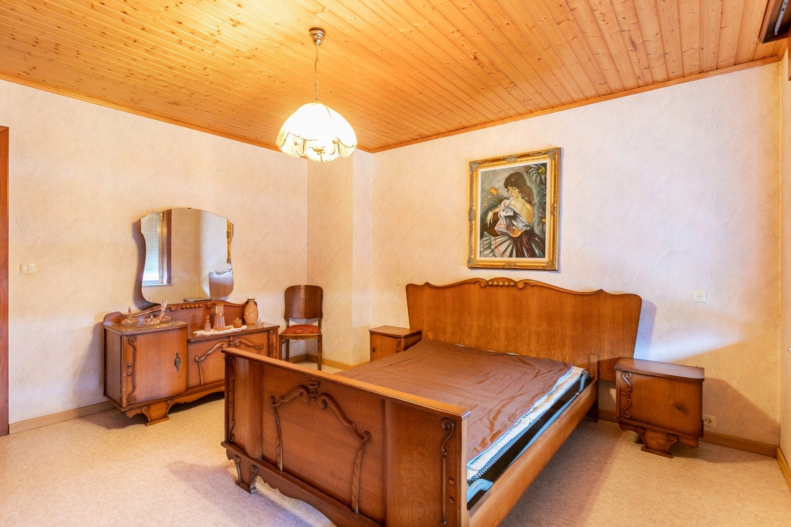 Te renoveren bel-étage met 2 slpk en garage te Buizingen foto 9