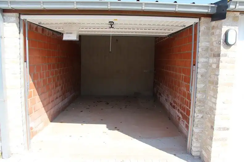 garage te huur te Koekelare foto 2