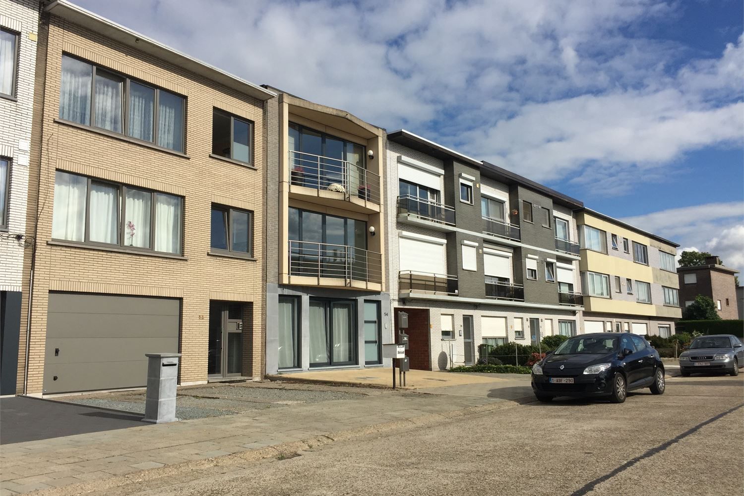 Energiezuinig gelijkvloers appartement met tuin en terras in rustige woonwijk in Ekeren foto {{pictureIndex}}