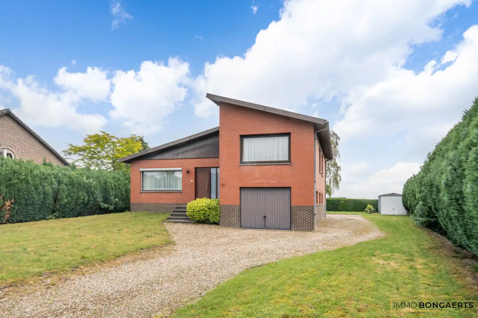 Vrijstaande woning met 3 slaapkamers foto 2