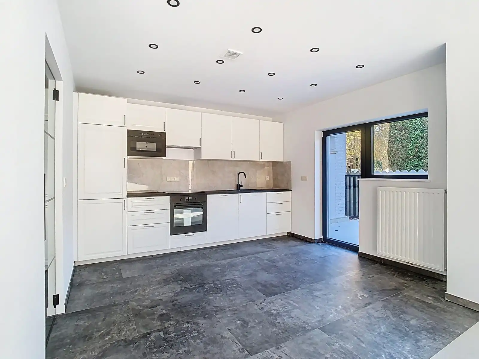 Stijlvol gerenoveerde woning (EPC A), instapklaar! foto 6