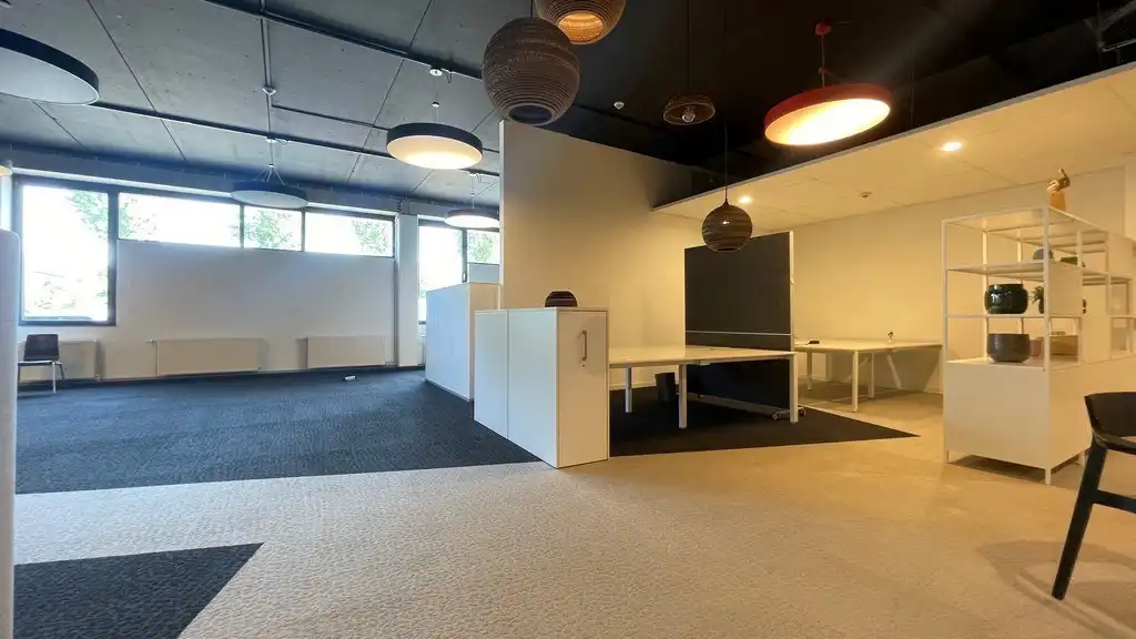 Kantoor met kleine opslagruimte te huur vlakbij E19 in Mechelen foto 11