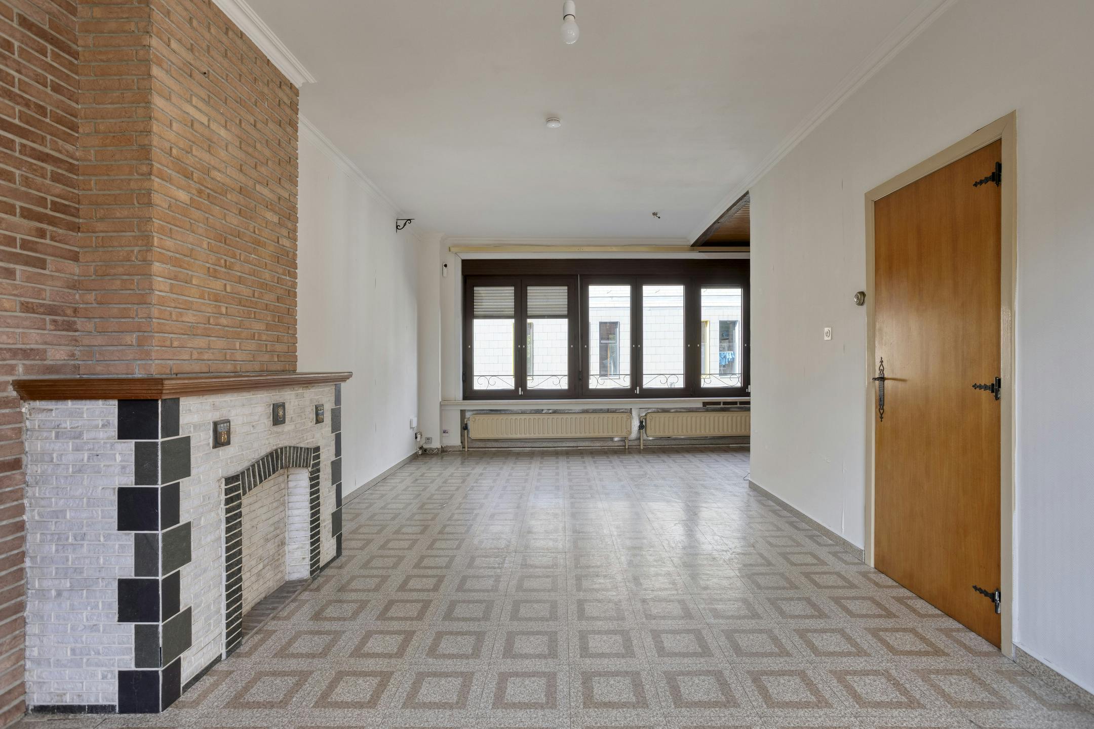 Te renoveren woning met potentieel in Sint-Agatha-Berchem! foto 2