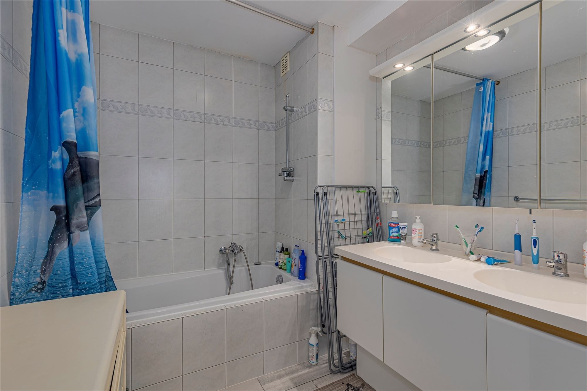 Recent appartementsgebouw met 5 appt + garage in Merksem foto 13