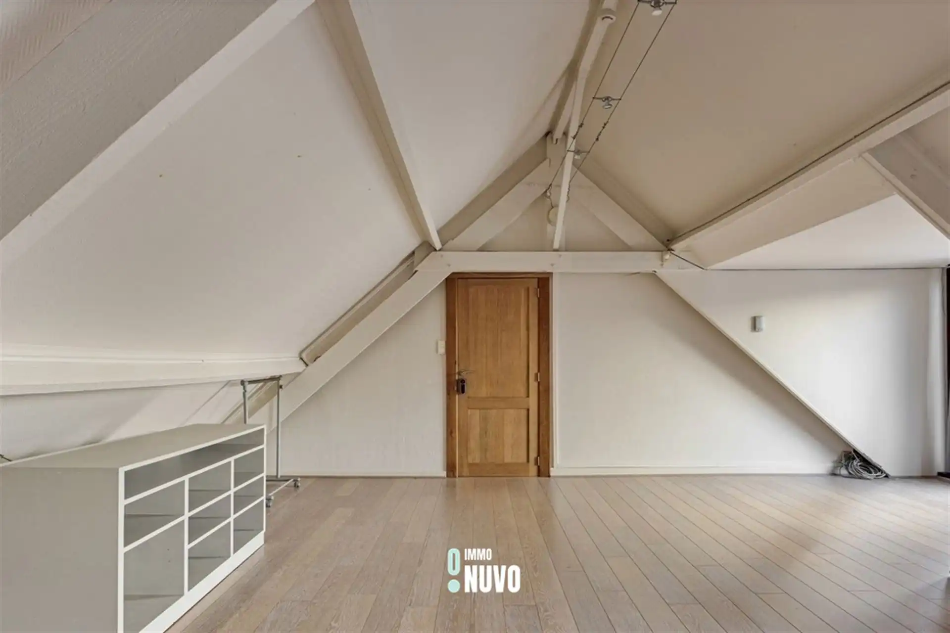 Polyvalent handelspand met woning op topligging  foto 13