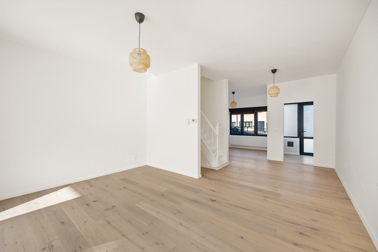 Kwalitatief in 2025 gerenoveerde eengezinswoning (±160m²) met 4 slaapkamers en een prachtige stadstuin - Zeer lage EPC-score! foto 9