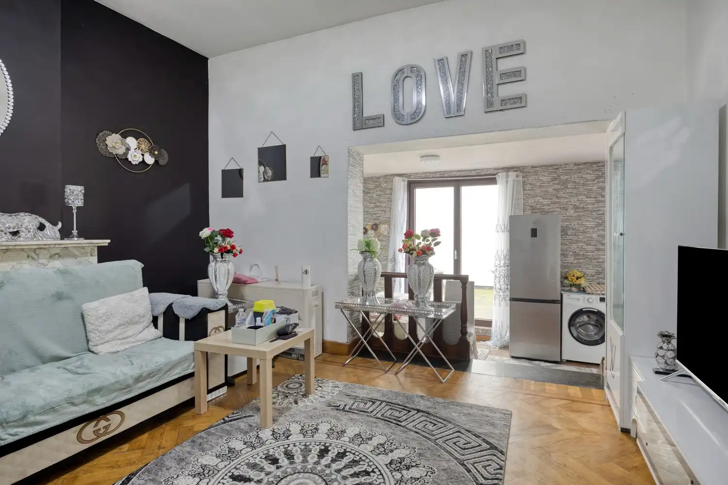 Appartementsgebouw met 1 commerciële ruimte, 2 twee slaapkamer appartementen en 1 studio op wandelafstand van Sint-Pietersstation foto 6