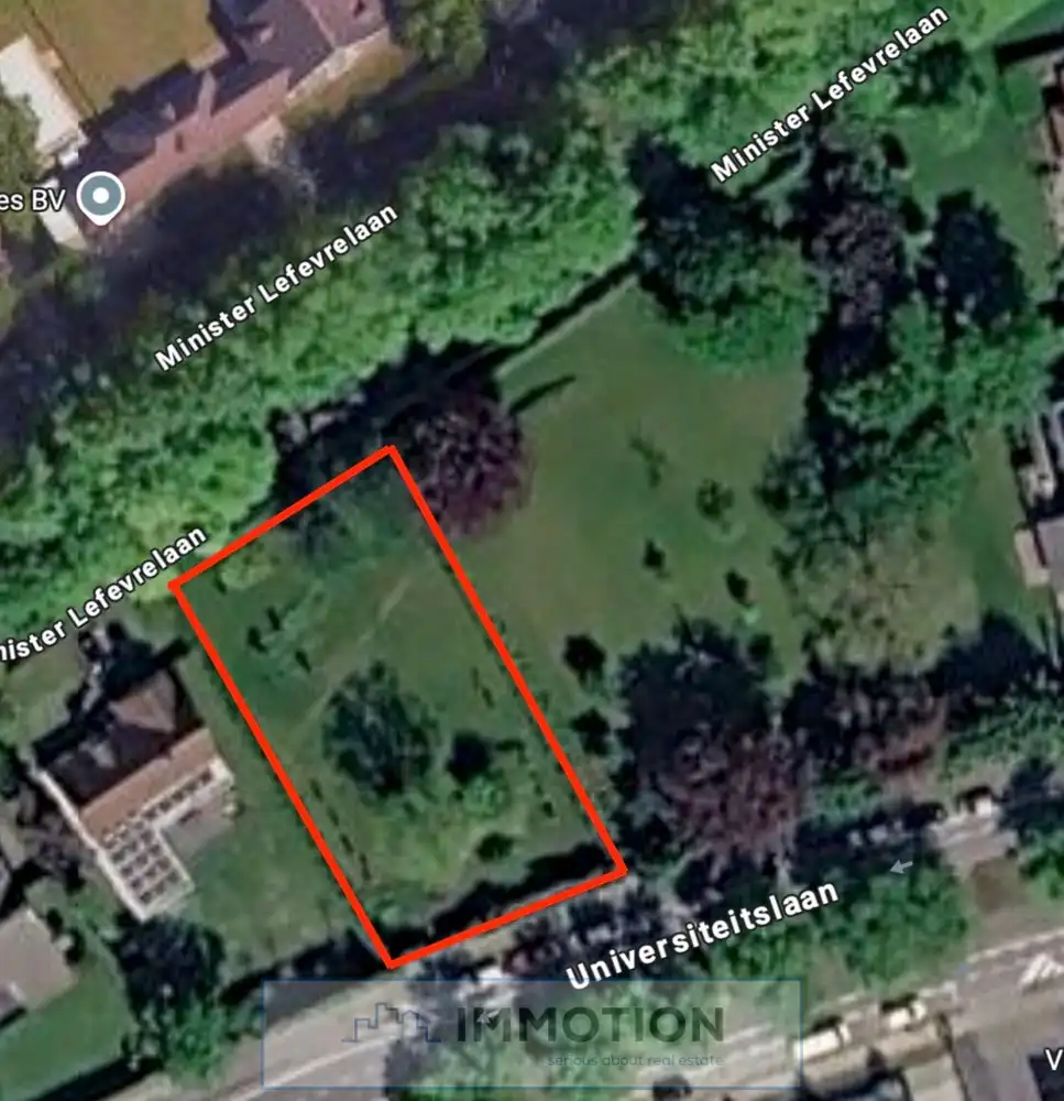 Uniek perceel bouwgrond van 1.163 m2 langs prachtige kasteeldreef dichtbij AZ Groeninge en de belangrijkste invalswegen rond Kortrijk. foto 2