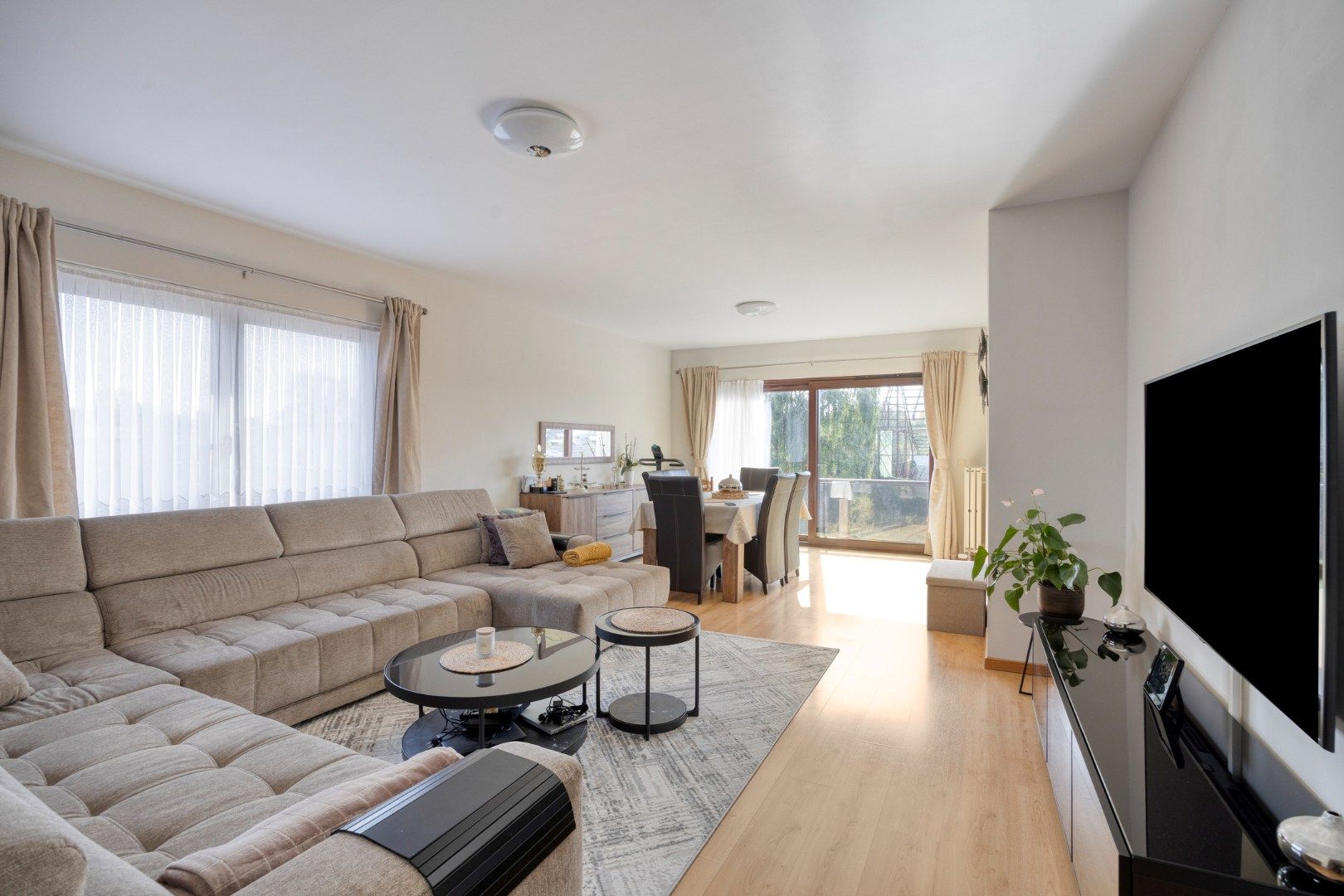 TE KOOP - Op zoek naar een energiezuinige en lichtrijke 2-slpk appartement in Merchtem? Welkom Home! foto {{pictureIndex}}