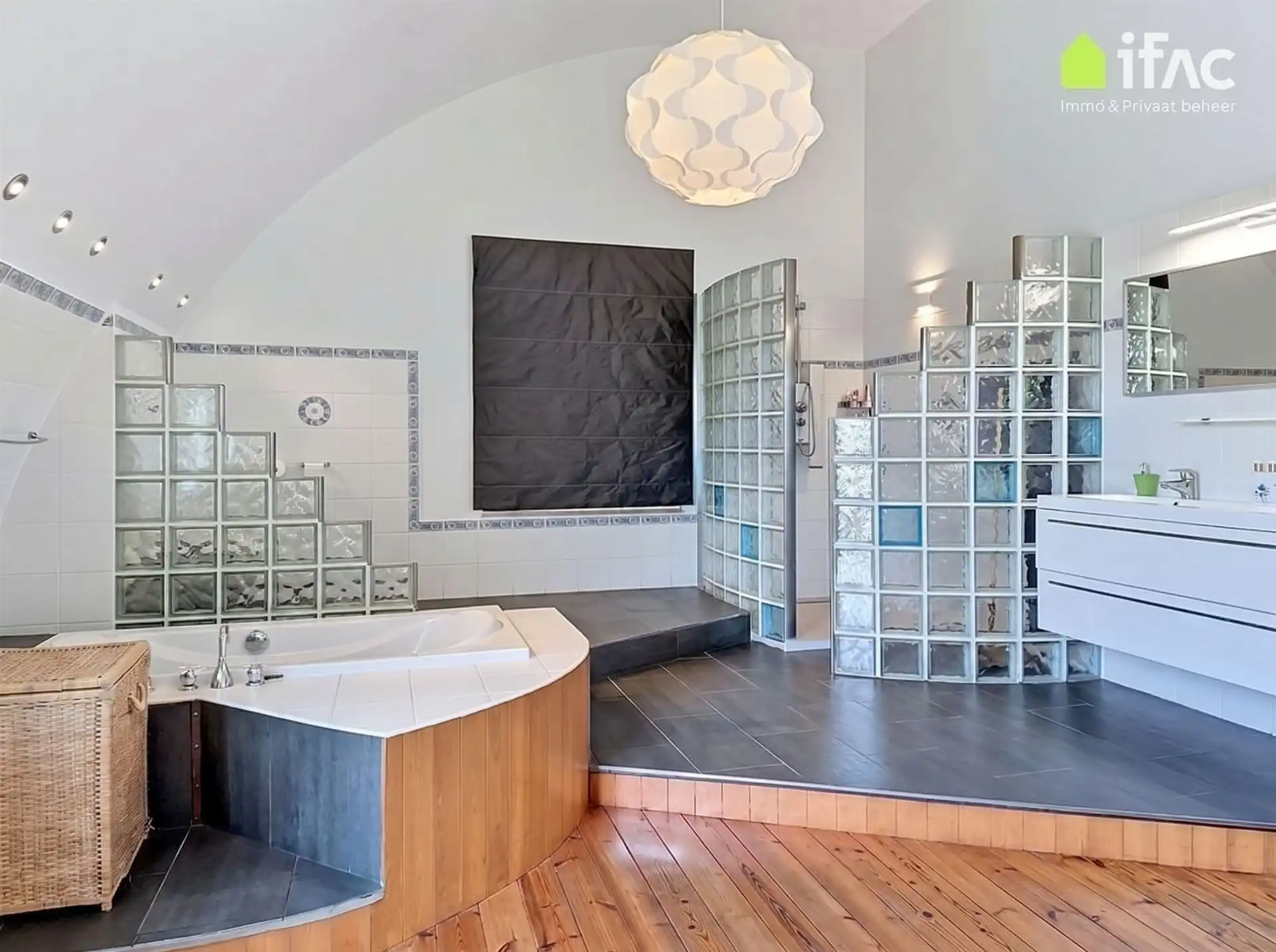 Unieke moderne split-levelvilla met zwembad op 17a83ca foto 26