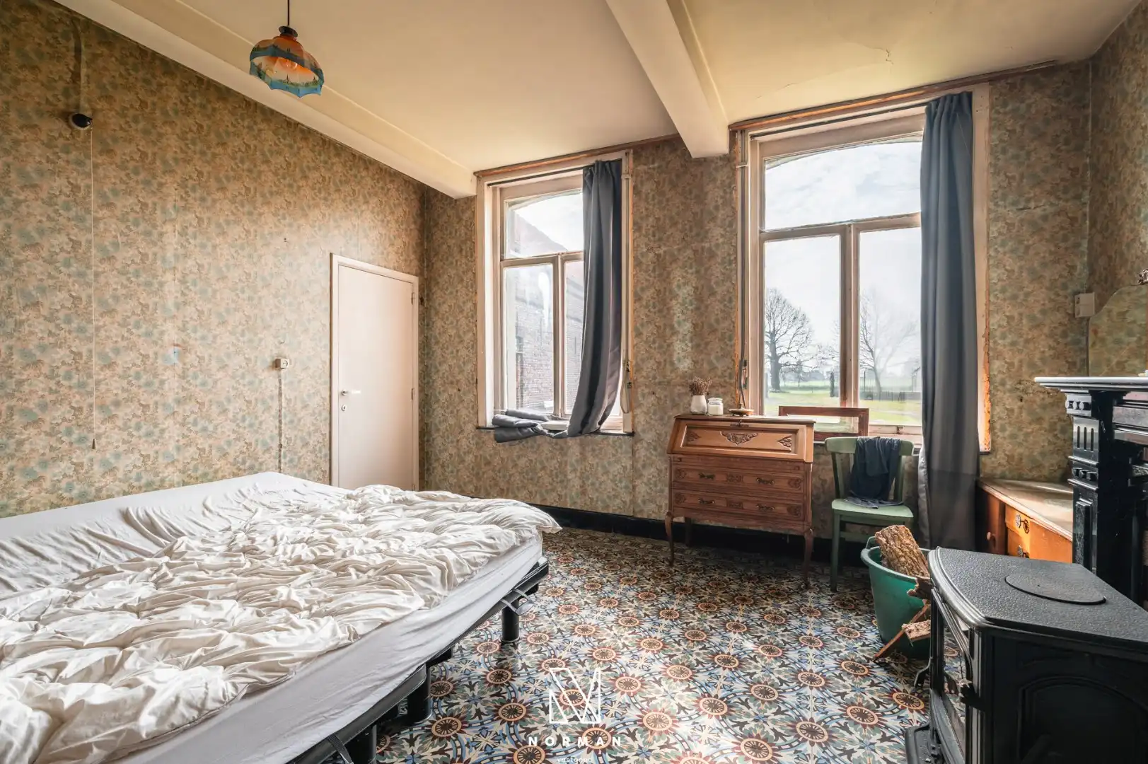 Unieke erfgoedhoeve op 33400 m² met dreef, bijgebouwen en landelijke vergezichten foto 16