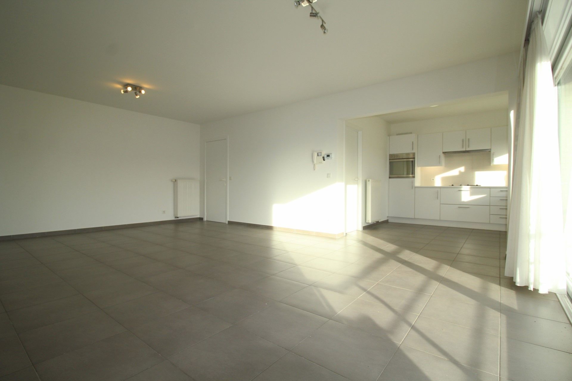 Ruim appartement met garage! foto 4