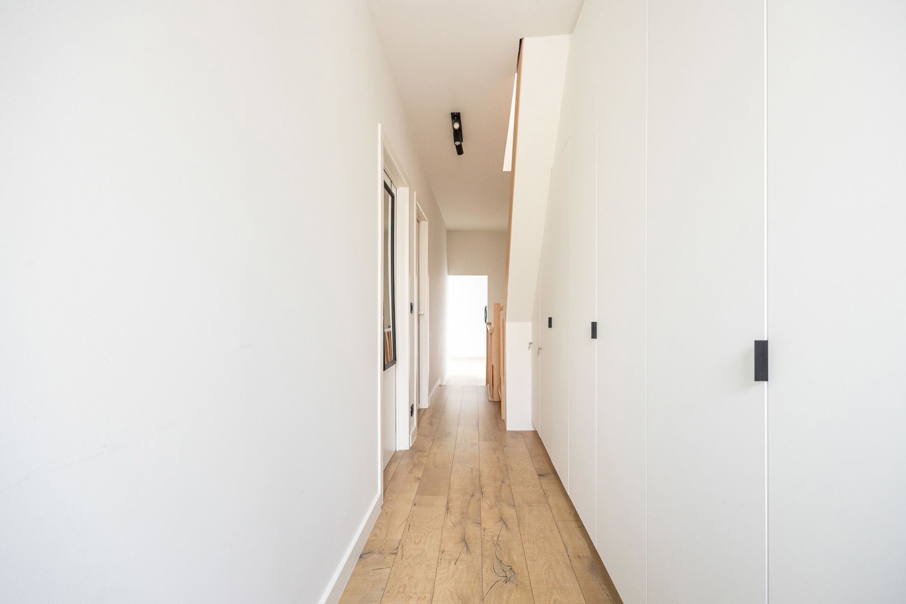 Recent gerenoveerde woning met 3 slaapkamers in het hartje van Schoten! foto 9