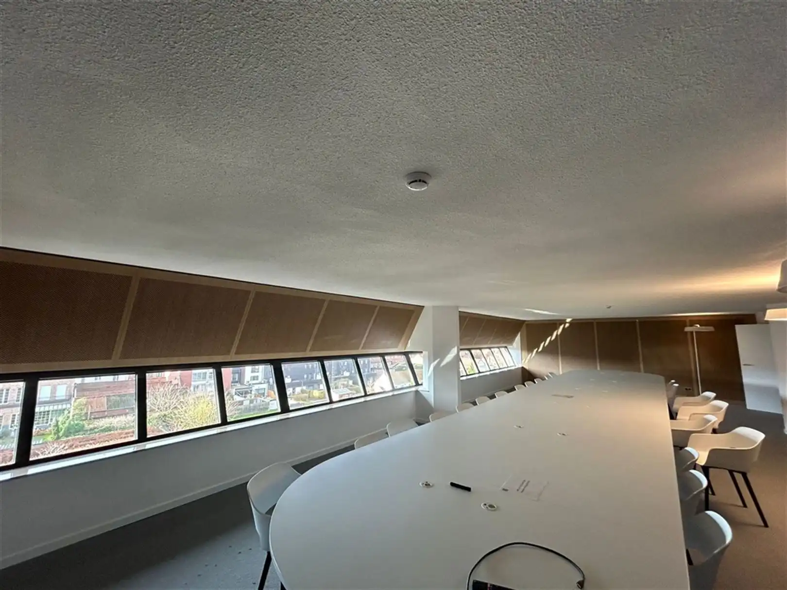 Volledig rerenoveerde kantoren te huur vanaf 150 m² foto 23