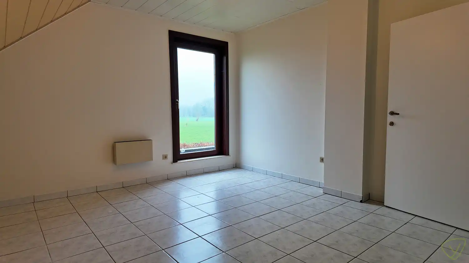 Ruime alleenstaande woning in fermettestijl op landelijke ligging te Zomergem! foto 17