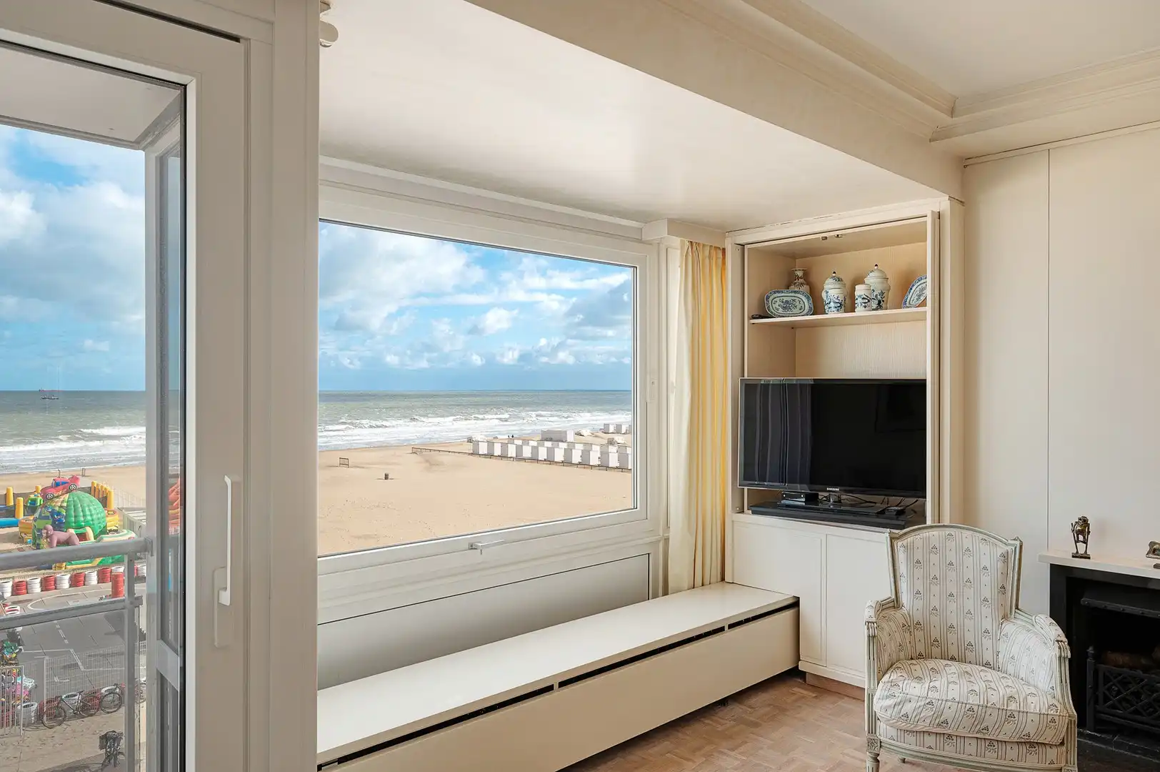 Appartement met frontaal zeezicht en een gevelbreedte van circa 6 meter, gelegen op een absolute toplocatie in het Zoute. foto 10