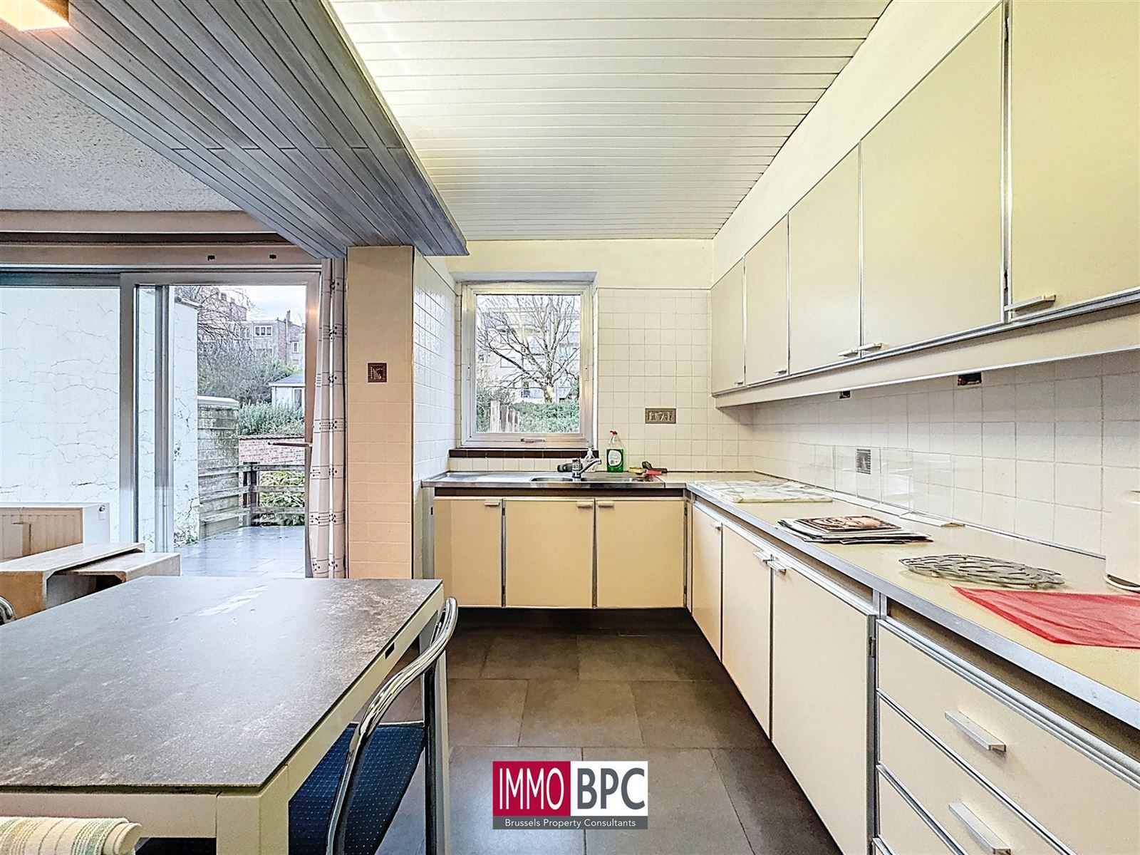 Karaktervol woning met 5 slaapkamers , tuin en garage  foto 17