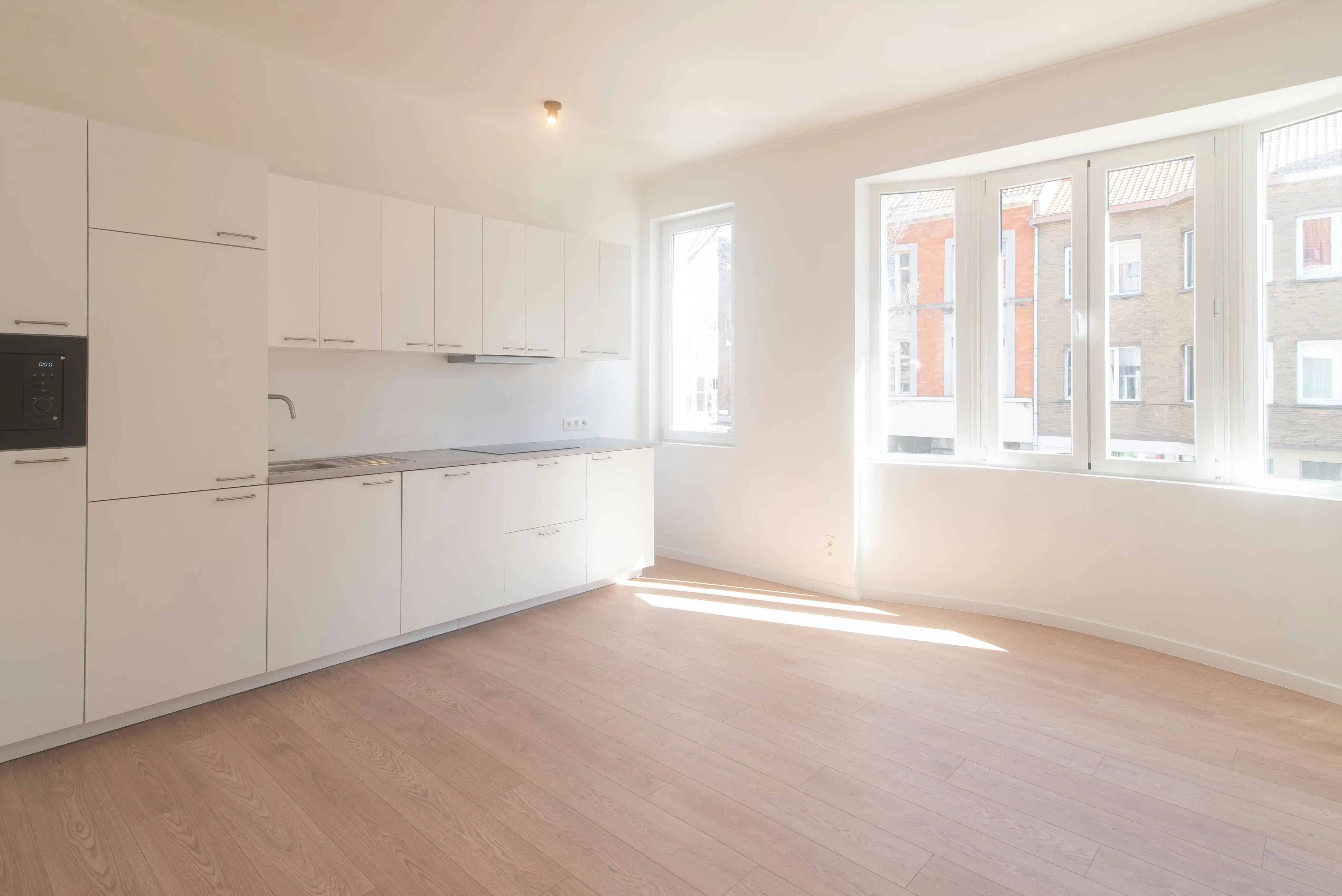 Lichtrijk appartement met één slaapkamer te Oostende foto 2