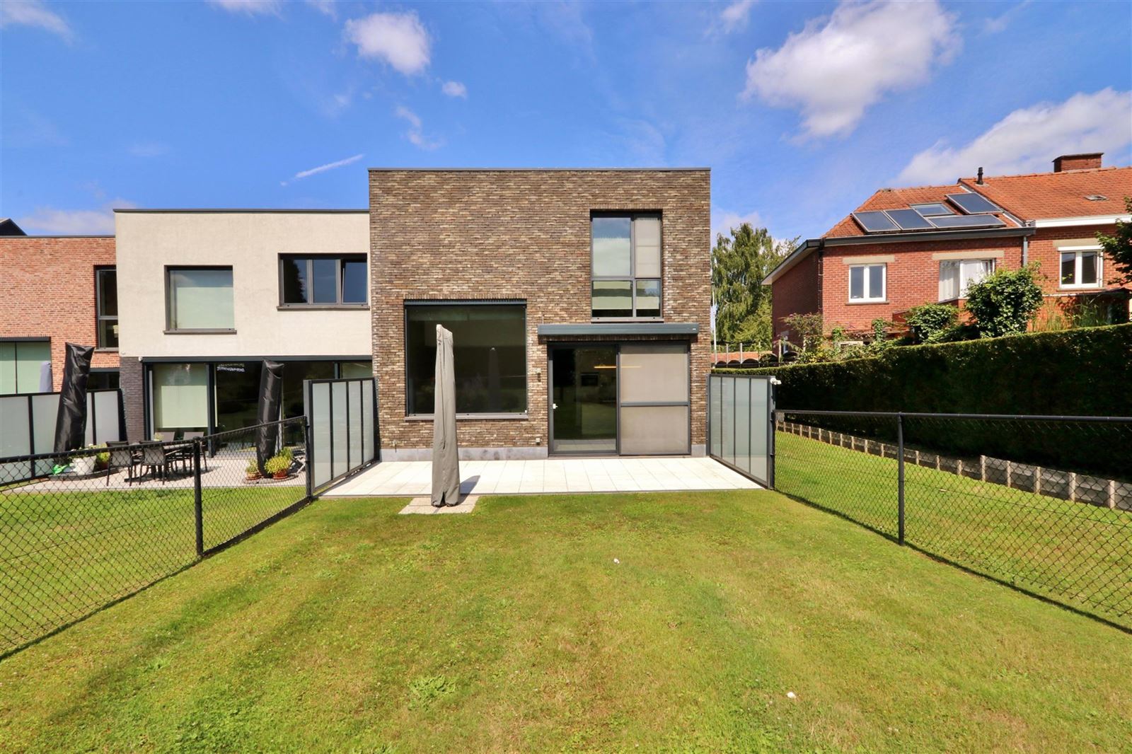 Woning te Lot foto 3