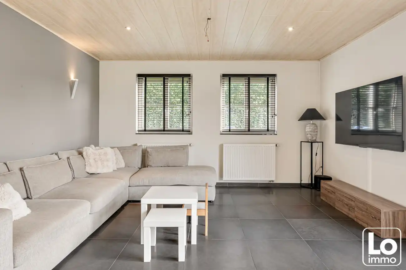 Instap klare ruime open woning met inpandige garage en een zuid georiënteerde tuin op een toplocatie nabij het centrum van Lochristi! foto 6
