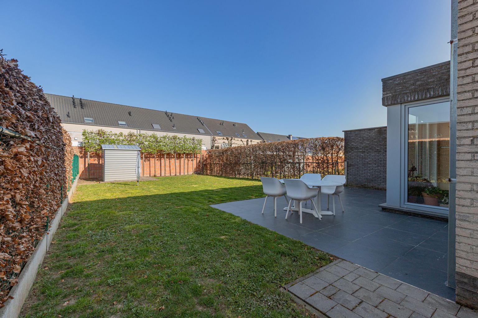 Recente driegevel woning in doodlopende straat! foto 13