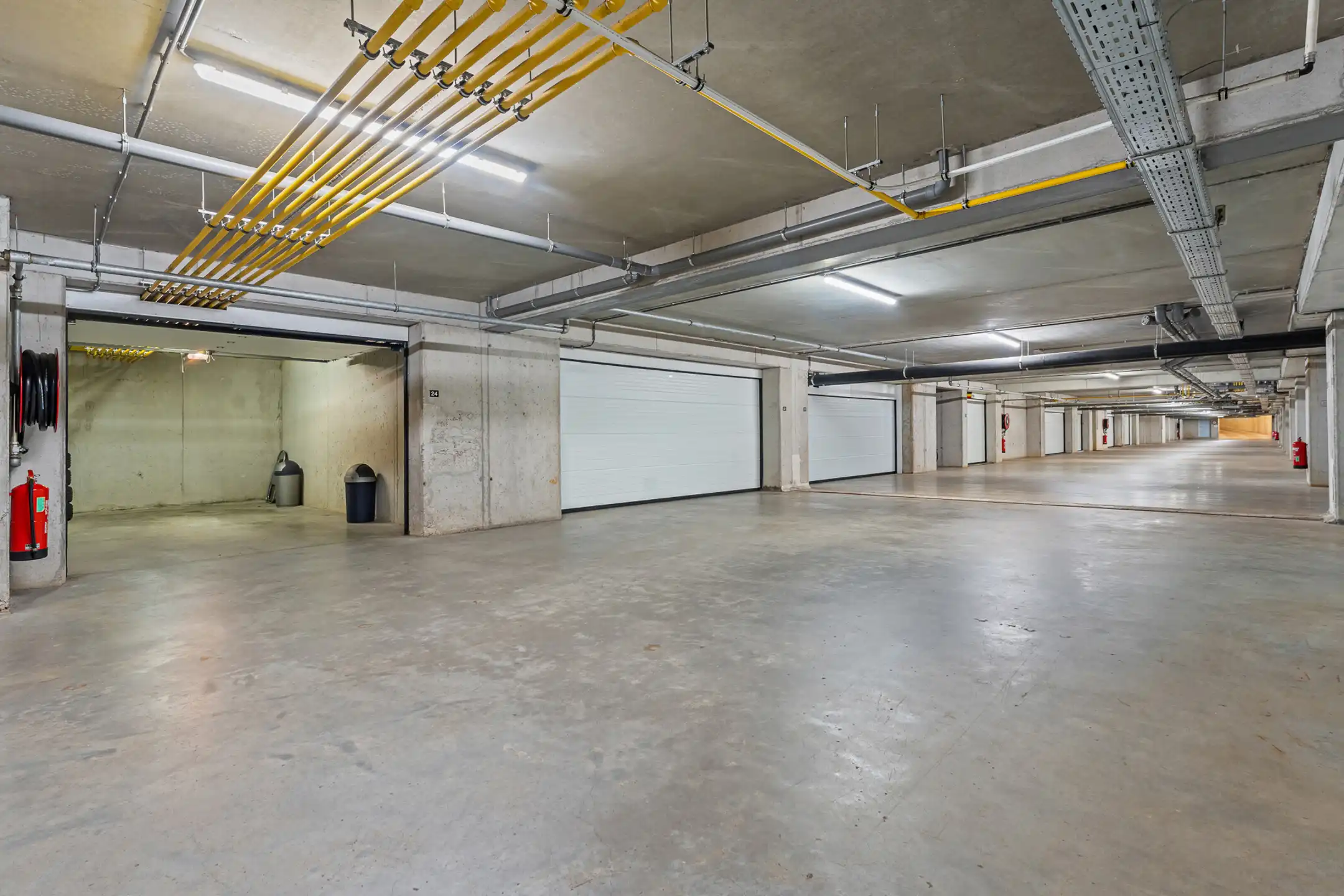 Luxe appartement van ca. 150m² met 3 slpk, 2 badk en garage. foto 20