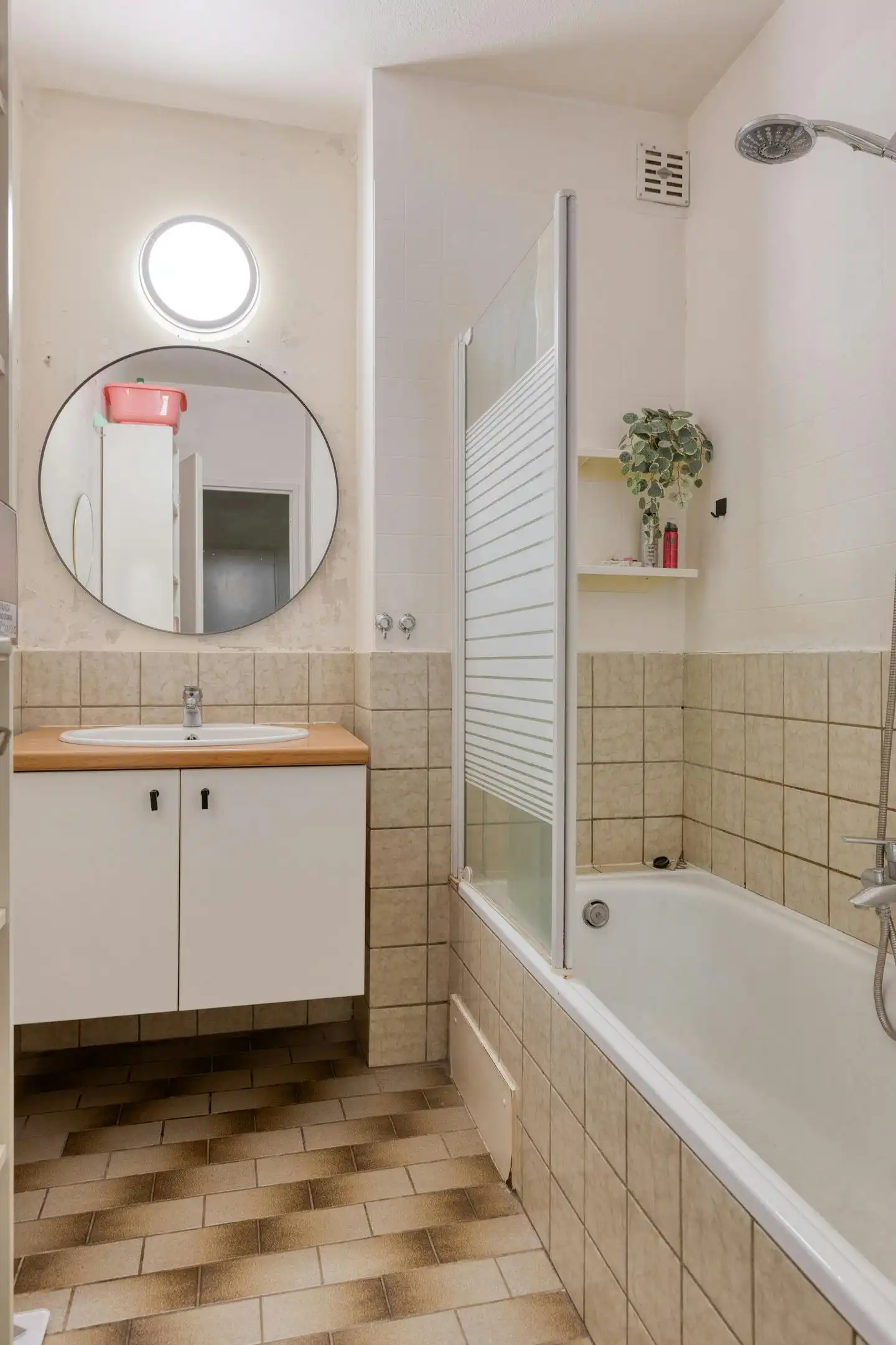 Gelijkvloers appartement met ZW-tuin en garage te koop foto 11