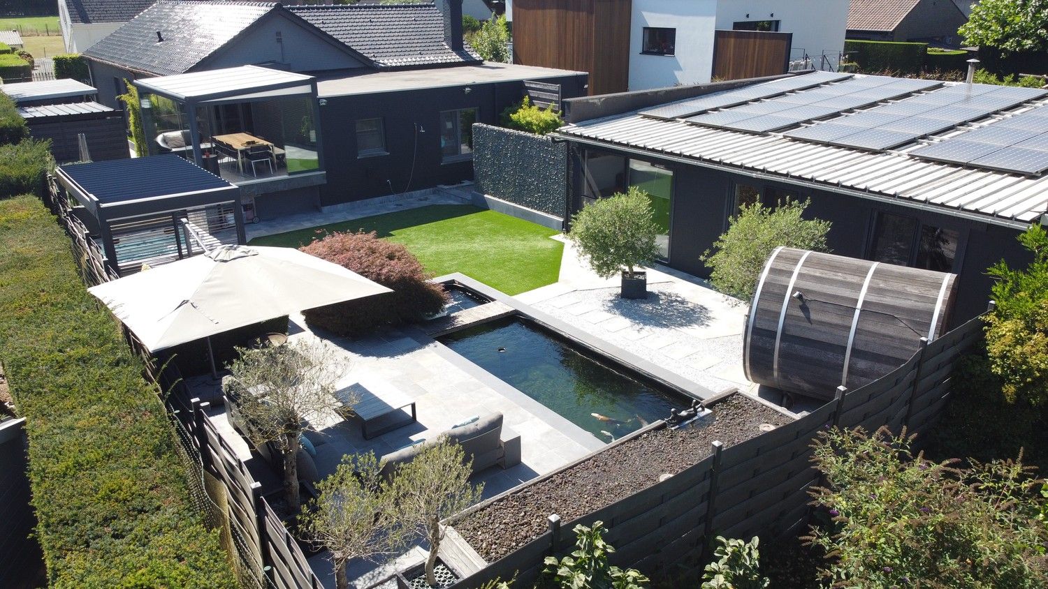 Gerenoveerde woning met bijgebouw en prachtige tuin! foto 15