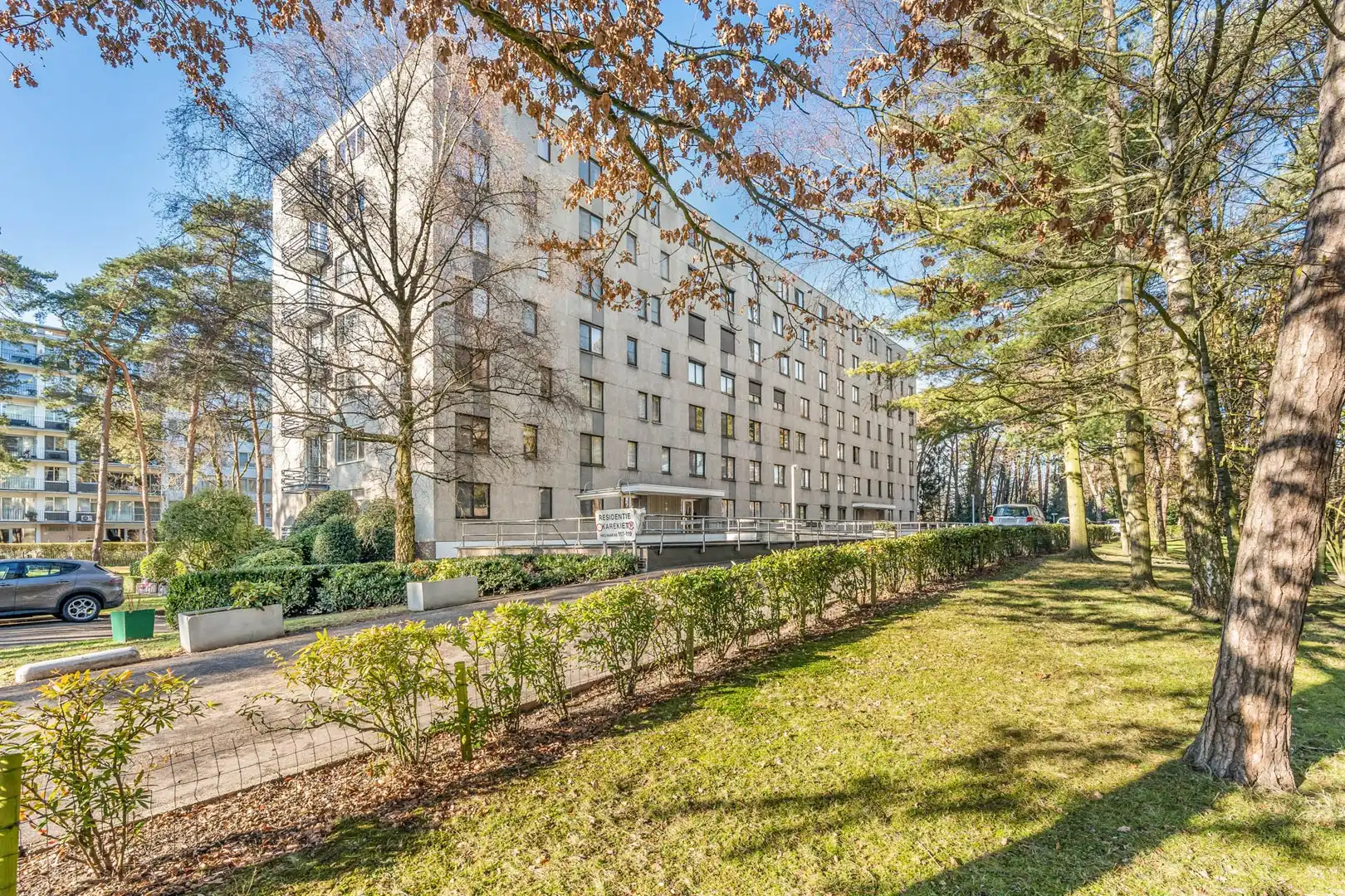 Ruim en lichtrijk appartement met 3 slaapkamers, balkons, garage en berging in Genk foto 4