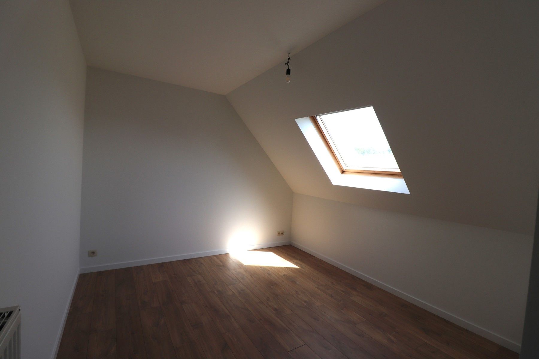 Een appartement op de derde verdieping links met 3 slaapkamers, terras en autostaanplaats. foto 8