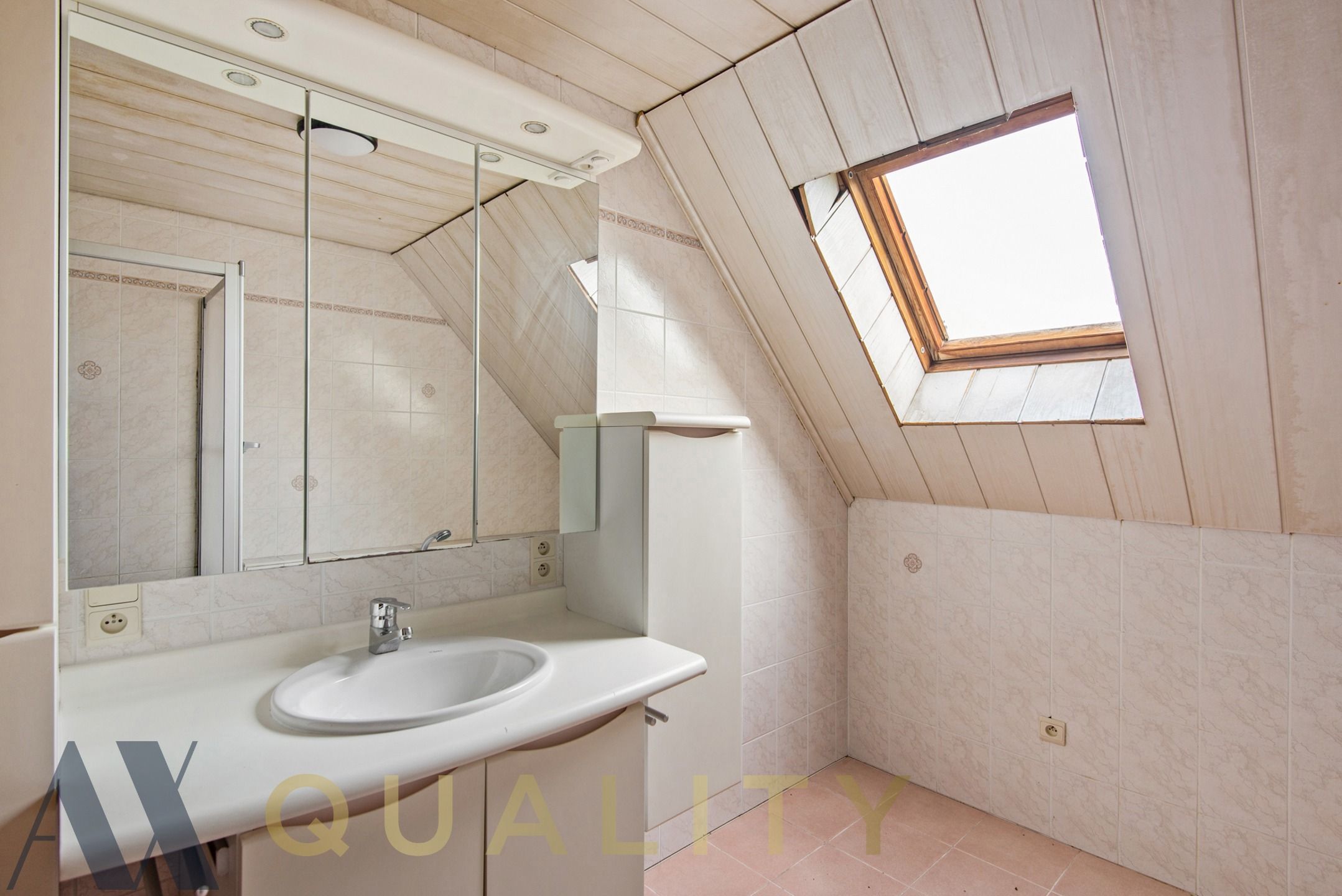 Rustig en landelijk gelegen villa met weiland op 30 are 94 ca foto 27