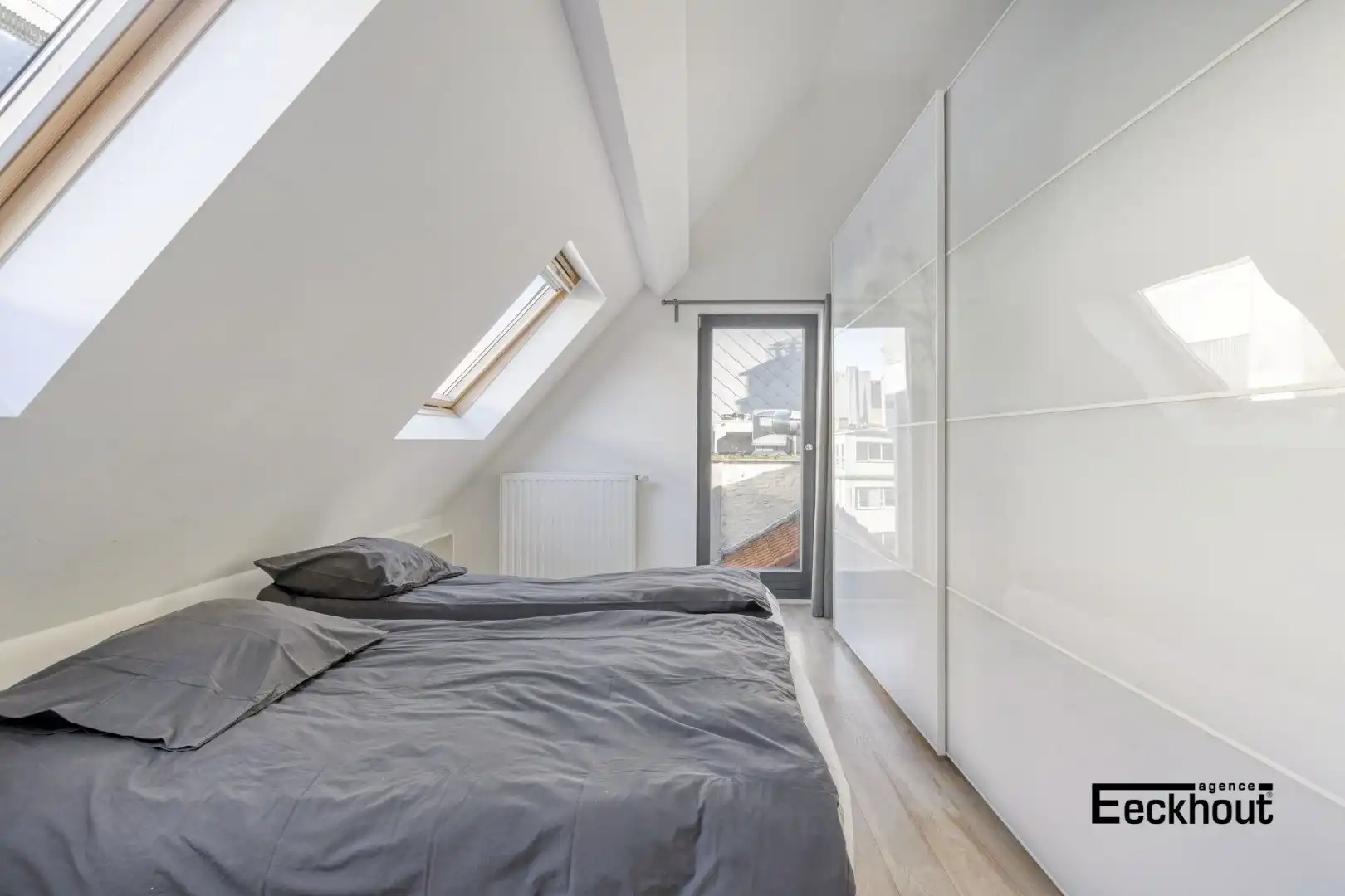 Commercieel pand met woonst op topligging in centrum Oostende! foto 10