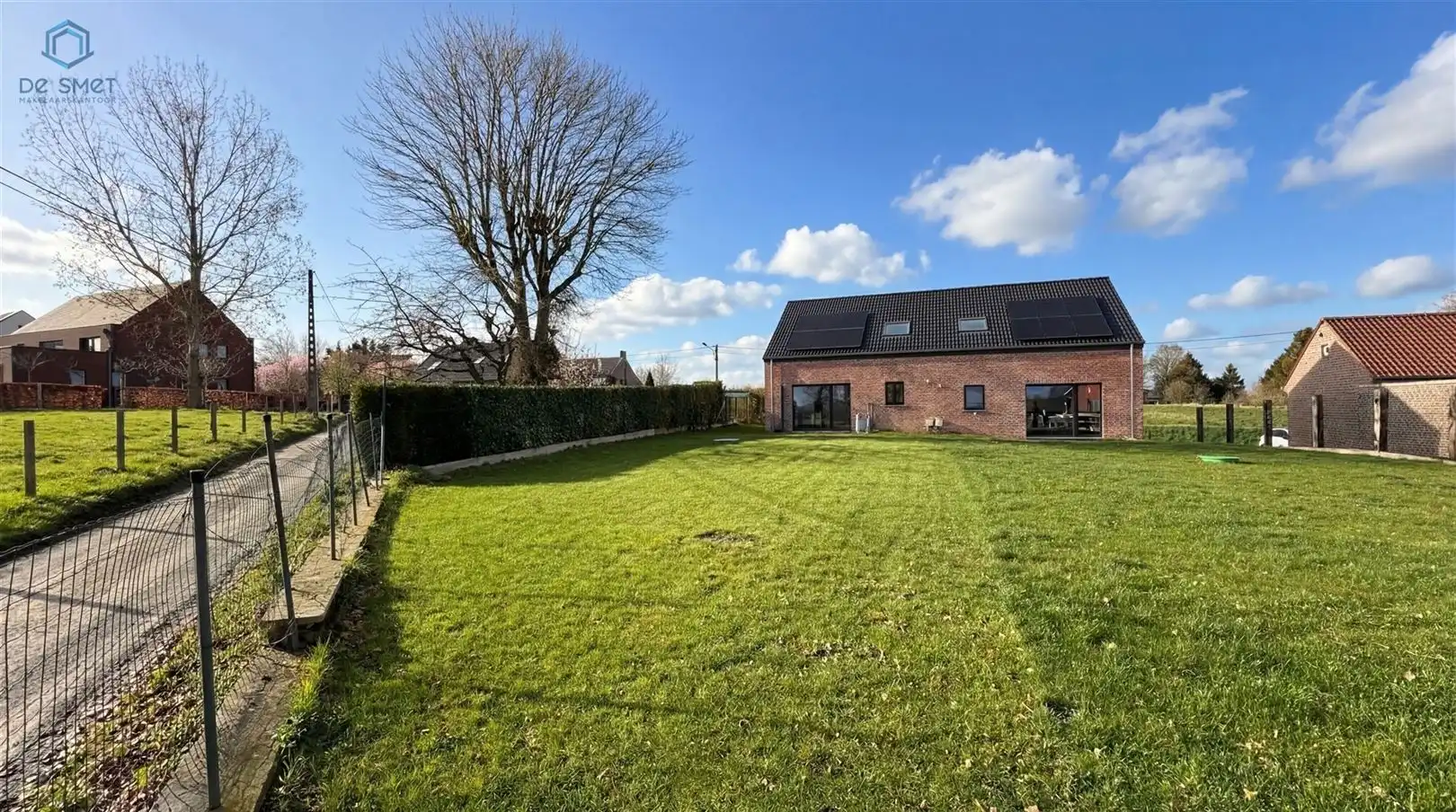 INSTAPKLARE NIEUWBOUWWONING MET 3 SLP, TUIN EN GARAGE foto 9