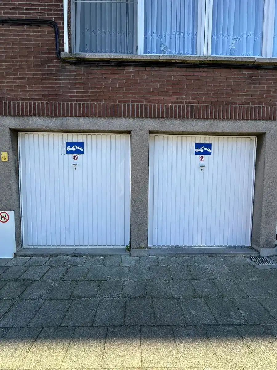 Dubbele garage in centrum Merksem! foto 2