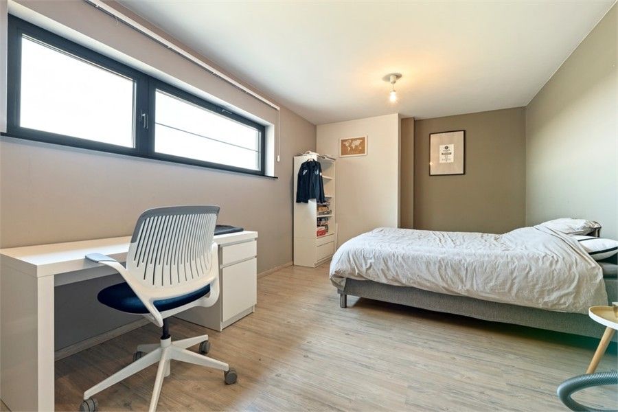 STIJLVOLLE OPEN BEBOUWING MET 3 SLKS OP EEN KNAP PERCEEL foto 30