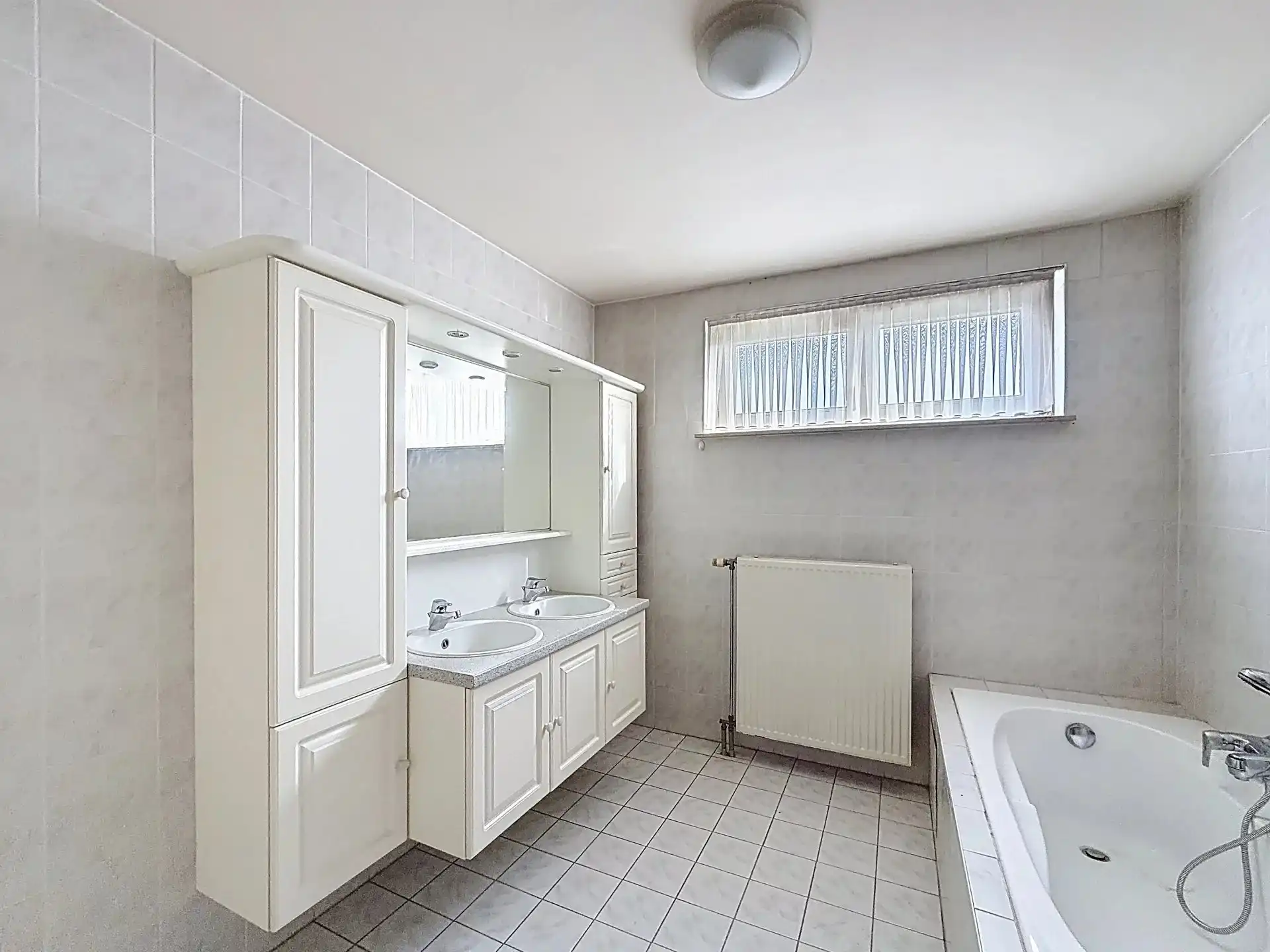 Te koop: Ruim duplex appartement met 4 slaapkamers in Lommel foto 30