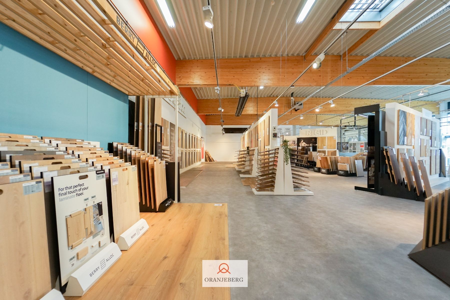 In de schaduw van de IKEA: winkel-magazijn van 750 m² +P! foto 16