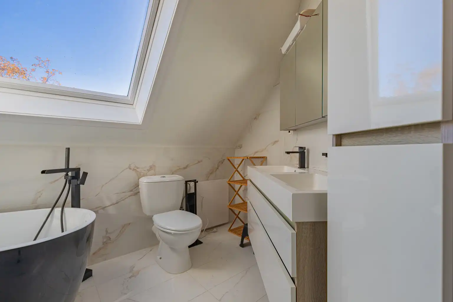 Charmante villa met 3 slpk, garage en zuidwest gelegen tuin foto 10