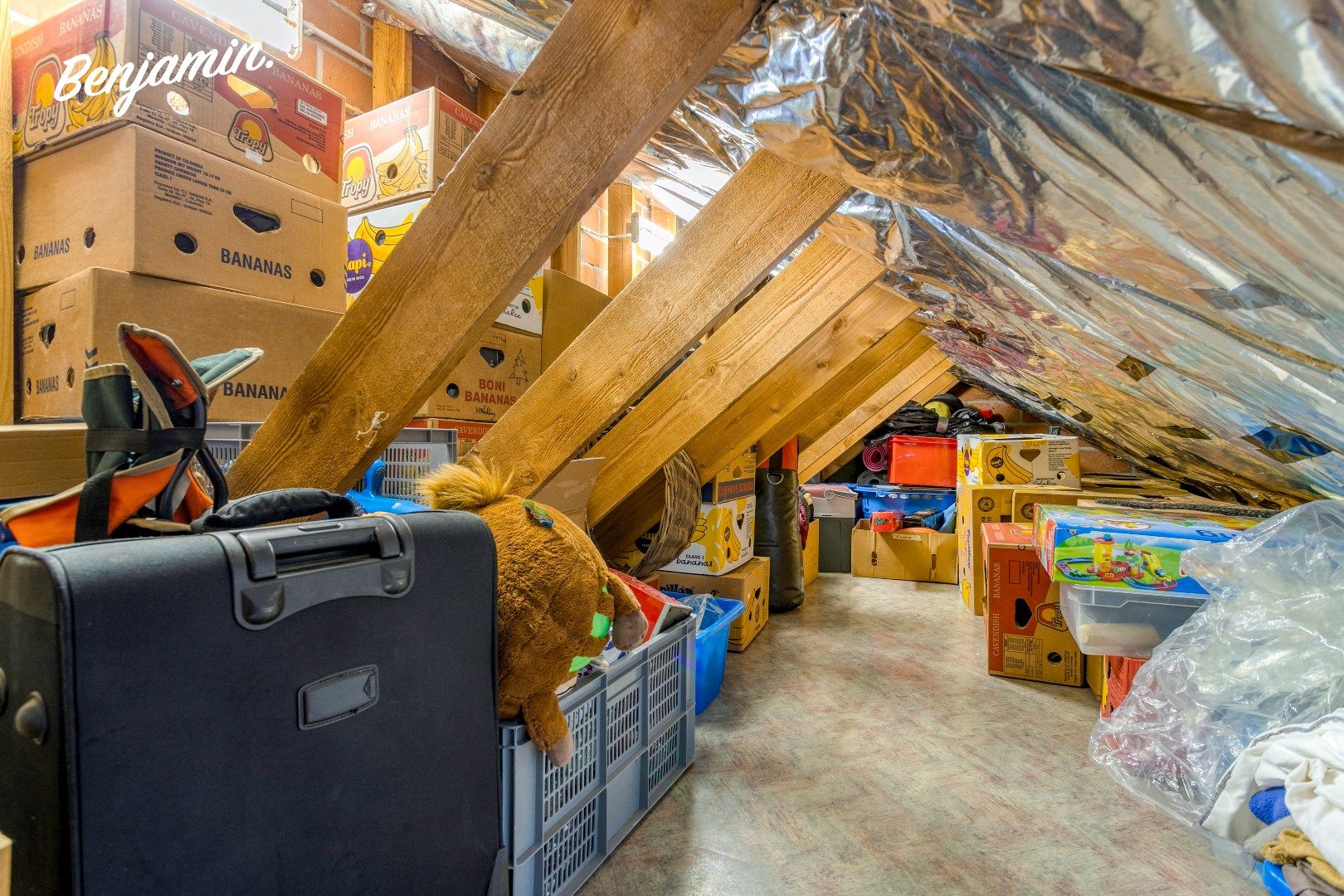 Ruime halfopen woning met 4 slaapkamers, zonnige tuin en grote garage in Wervik foto 14