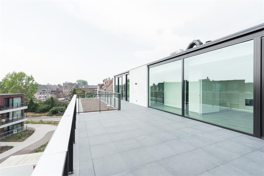 RECENT PENTHOUSE 150M² MET 2 SLP EN RUIM TERRAS VAN 80 m² NABIJ CENTRUM. foto 13