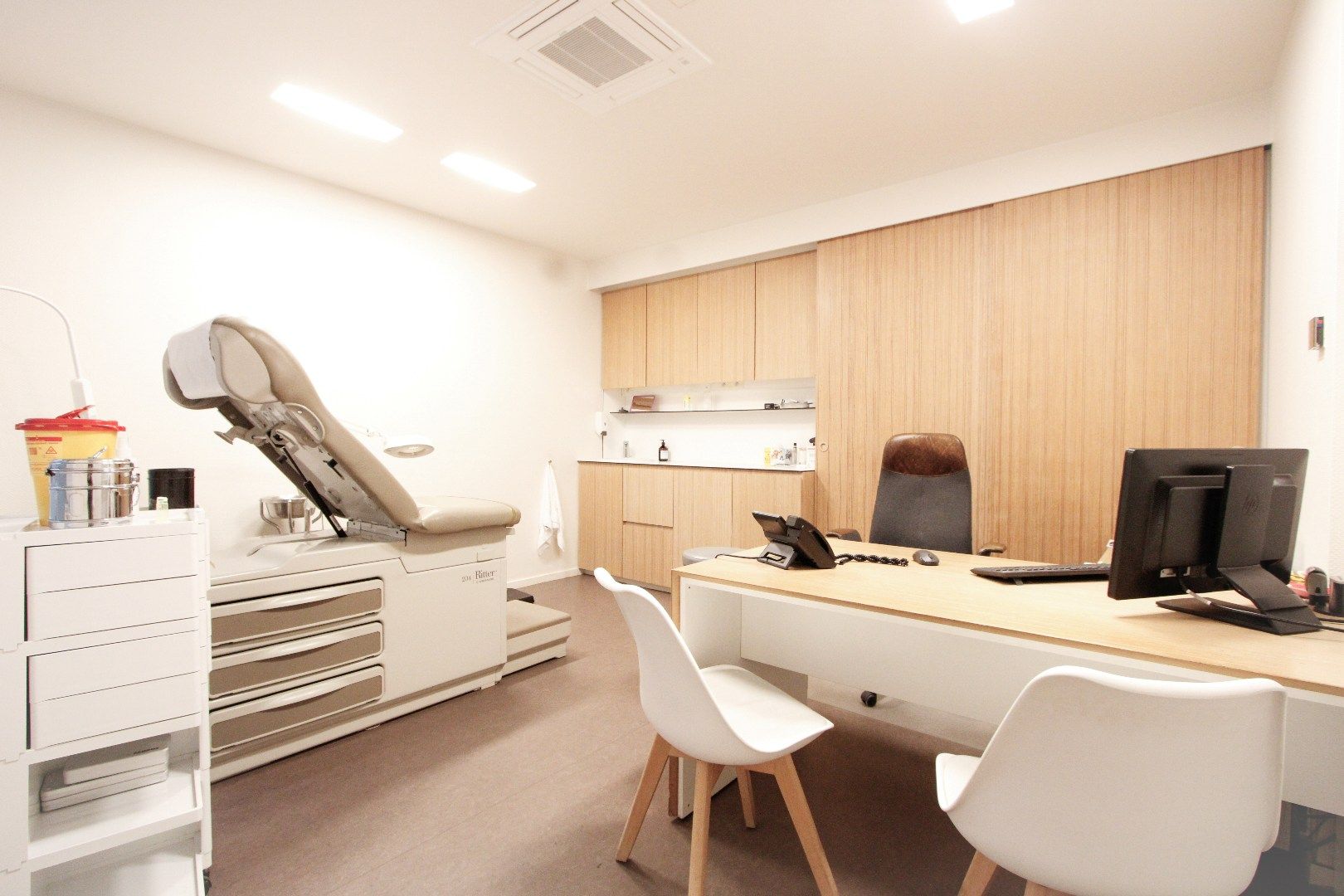 TE HUUR: Instapklaar handelspand  Dumortierlaan 20 foto 2