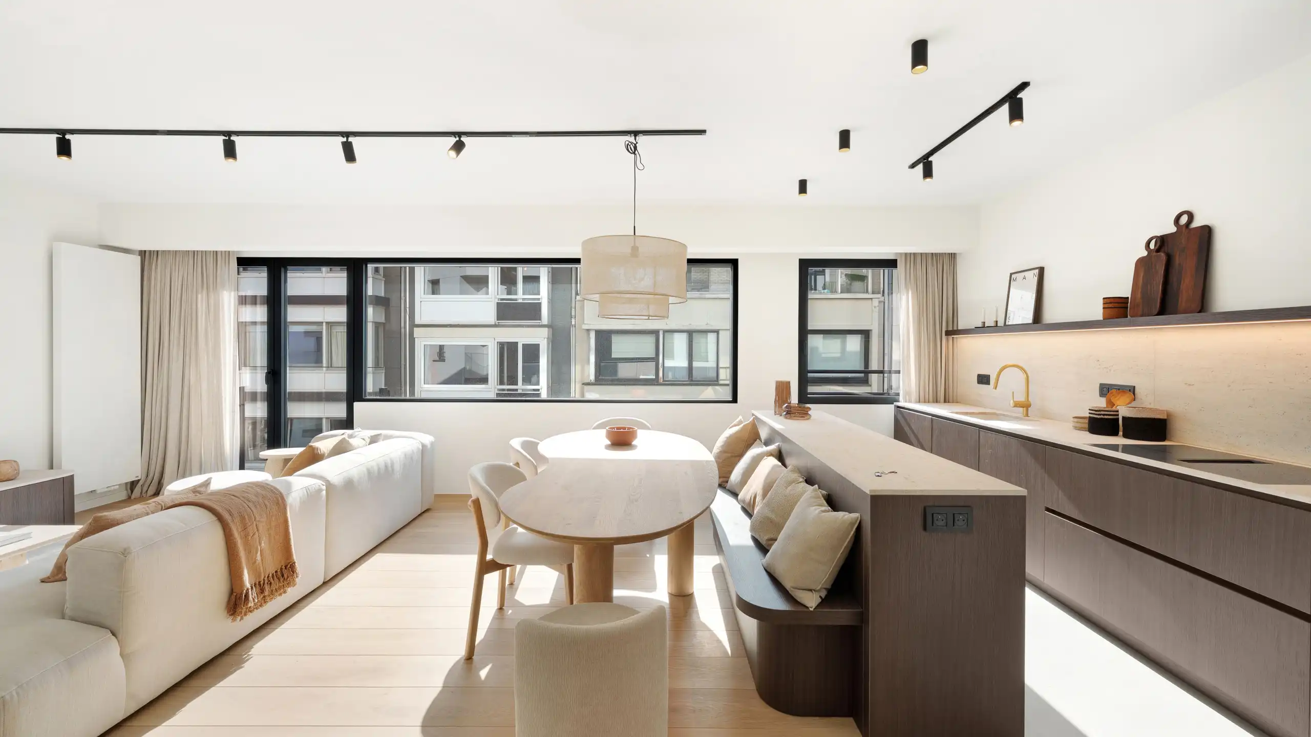 Lichtrijk appartement in hartje Zoute nabij Driehoeksplein foto 2